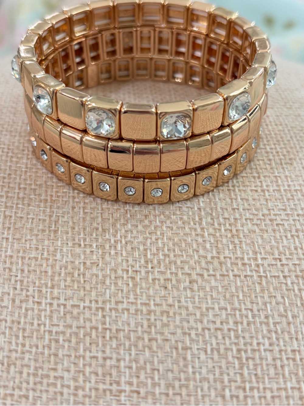 NEW never worn La Lumiere New York Set of 3 Gold Crystal Stretch Bracelet Stack